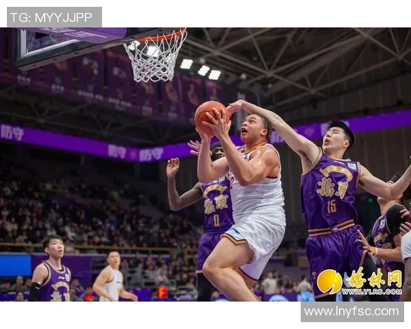 常规赛精彩对决上海队迎战辽宁队争夺季后赛席位的关键战役